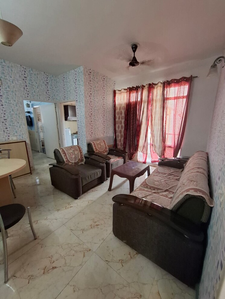 Living Room, vip road 1 Bedroom 580 Sq.Ft. Apartment In Vip Road Zirakpur 8831945