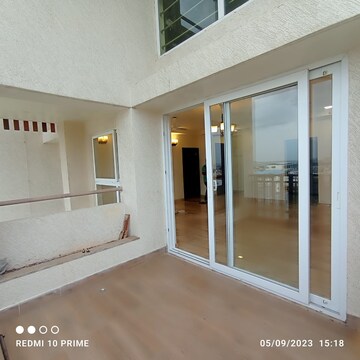Room in 3 BHK Apartment at Mahindra Windchimes, Bannerghatta Road – for Rent