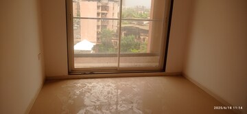 Room in 3 BHK Apartment at Thakurli – for Sale
