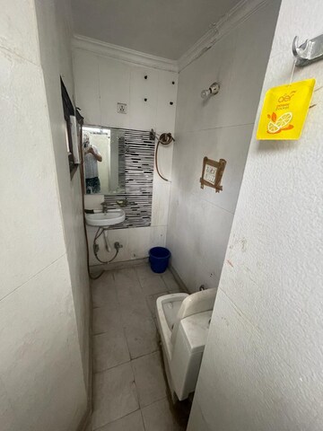 Master Bedroom in 3 BHK Builder Floor at Mansarover Garden – for Rent