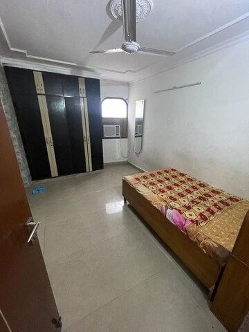 Bedroom in 3 BHK Builder Floor at Mansarover Garden – for Rent