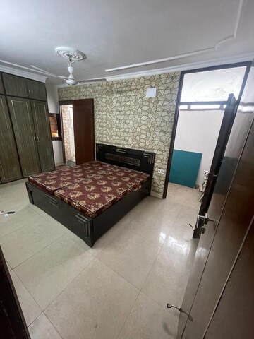 Bedroom in 3 BHK Builder Floor at Mansarover Garden – for Rent