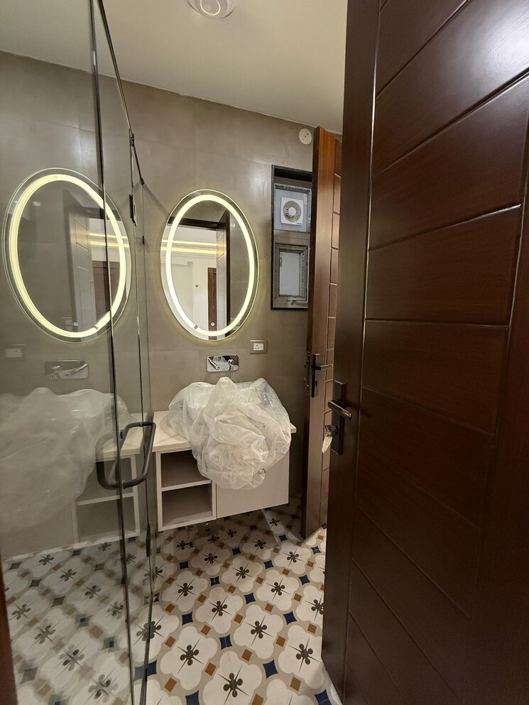 Bathroom, green fields colony 4 Bedroom 4050 Sq.Ft. Builder Floor In Green Fields Colony Faridabad 8832200