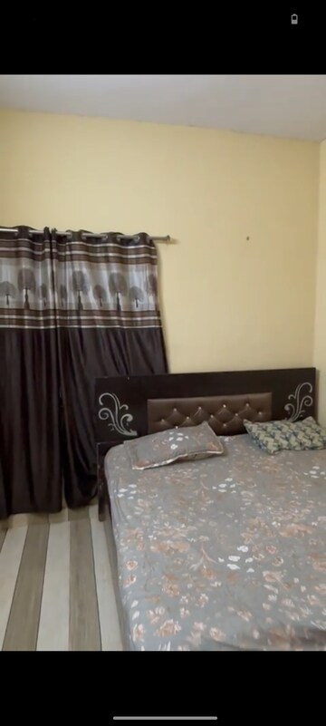 Furnished Amenities in 6 BHK Independent House at RWA Apartments, Sector 31 – for Sale