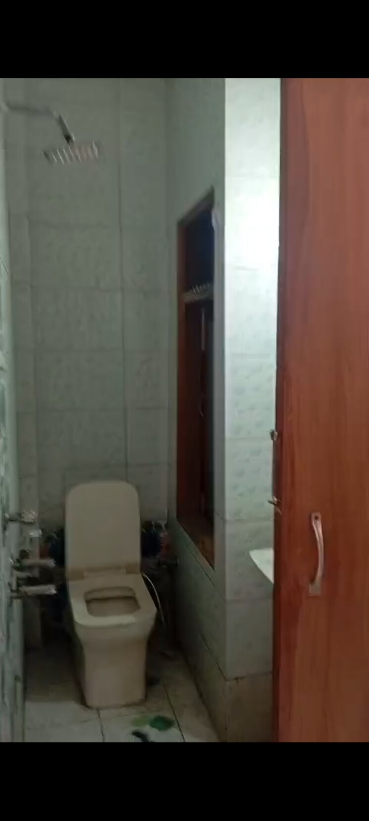 Bathroom, rwa-apartments-sector-47 5 Bedroom 112 Sq.Mt. Independent House In Sector 47 Noida 8832794