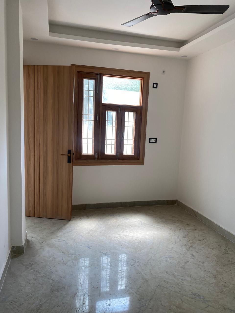 2 BHK Apartment For Sale in Supreme Associates