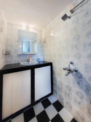 Attached Bathroom in 3 BHK Apartment at Royal Imperial Apartment, Parel – for Rent