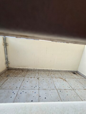 Room in 4 BHK Independent House at Harni Road – for Rent