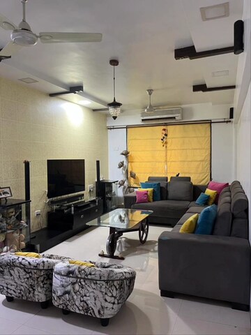 Master Bedroom in 3 BHK Apartment at Starwing Katyayni Residency, Andheri East – for Rent