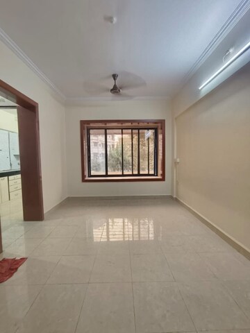 Room in 1 BHK Apartment at Bulwala Building, Kalbadevi – for Rent