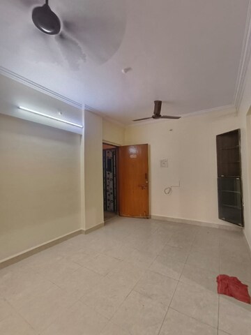 Room in 1 BHK Apartment at Bulwala Building, Kalbadevi – for Rent
