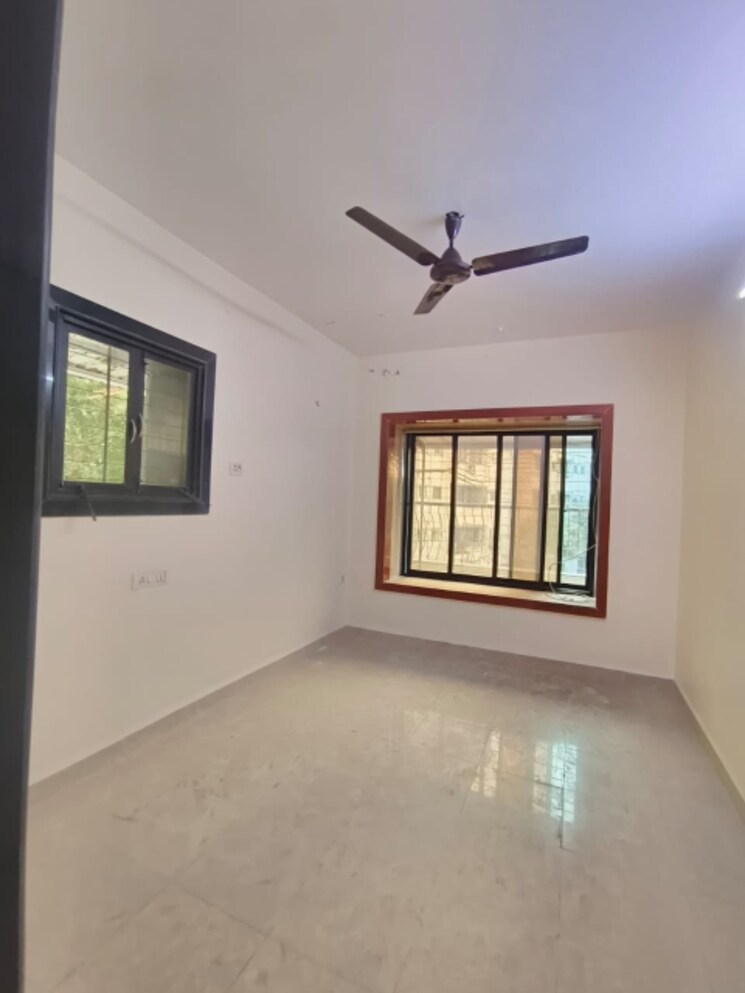Room, bulwala-building 1 Bedroom 420 Sq.Ft. Apartment In Kalbadevi Mumbai 8832997