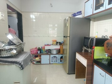 Master Bedroom in 2 BHK Apartment at Leela Cliff CHS, Dahisar West – for Rent