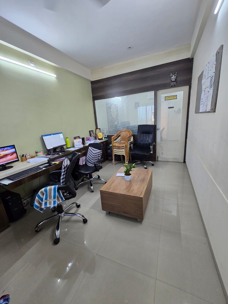 Team Area, harni Commercial Office Space 450 Sq.Ft. In Harni Vadodara 8833041