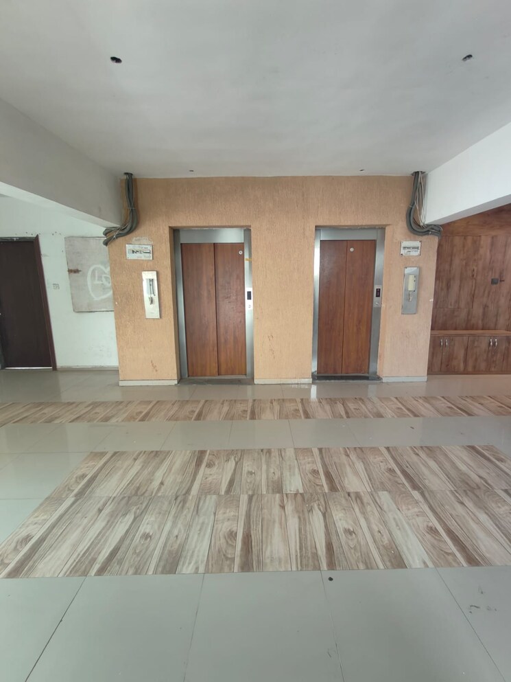 Nearby, eisha-basilla 2 Bedroom 1200 Sq.Ft. Apartment In Kondhwa Pune 8833052