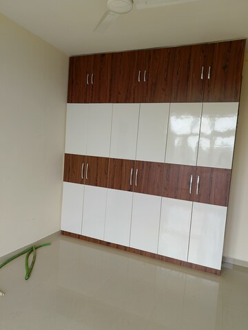 Furnished Amenities in 3 BHK Apartment at Omaxe Waterscapes, Gomti Nagar – for Rent
