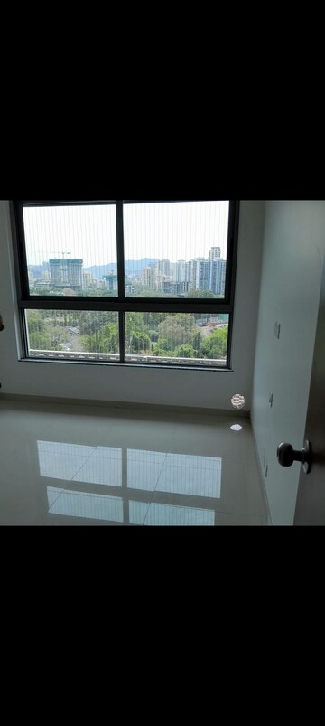 2 BHK Apartment For Rent in Kalpataru Immensa, Kolshet Road
