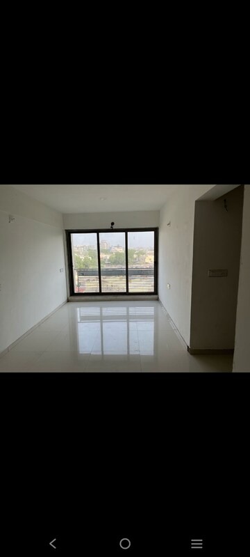 Room in 3 BHK Apartment at Sun Atmosphere, Shela – for Rent