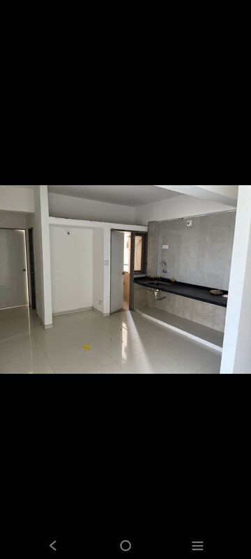 Room in 3 BHK Apartment at Sun Atmosphere, Shela – for Rent