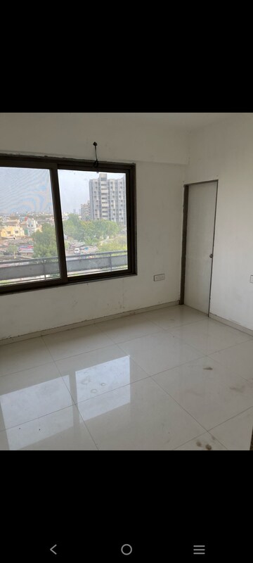Room in 3 BHK Apartment at Sun Atmosphere, Shela – for Rent