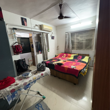 Bedroom in 1.5 BHK Apartment at Pestom Sagar Colony, Tilak Nagar – for Rent