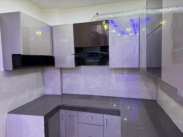 Kitchen, dwarka mor 3 Bedroom 1000 Sq.Ft. Builder Floor In Dwarka Mor Delhi 8833093