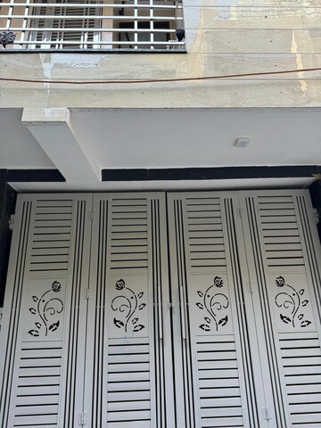 Building Lobby in 3 BHK Builder Floor at Dwarka Mor – for Rent