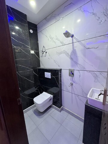 Bathroom in 3 BHK Builder Floor at Dwarka Mor – for Rent