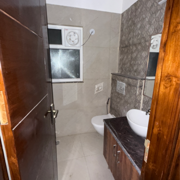 Furnished Amenities in 4 BHK Builder Floor at RWA Apartments Sector 108, Sector 108 – for Rent