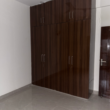 Room in 4 BHK Builder Floor at RWA Apartments Sector 108, Sector 108 – for Rent