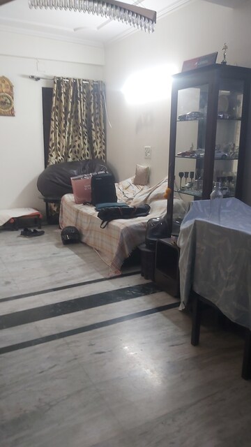 Master Bedroom in 2.5 BHK Apartment at Indian Express Apartments, Mayur Vihar 1 – for Rent