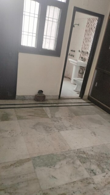 Room in 3 BHK Apartment at The Mahesh CGHS, Sector 21c – for Rent