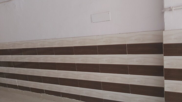 undefined, mayur vihar Commercial Office Space 650 Sq.Ft. In Mayur Vihar Delhi 8833136