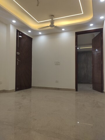 Furnished Amenities in 3 BHK Builder Floor at East Of Kailash – for Rent