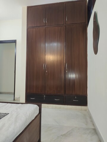 Furnished Amenities in 2 BHK Builder Floor at East Of Kailash – for Rent