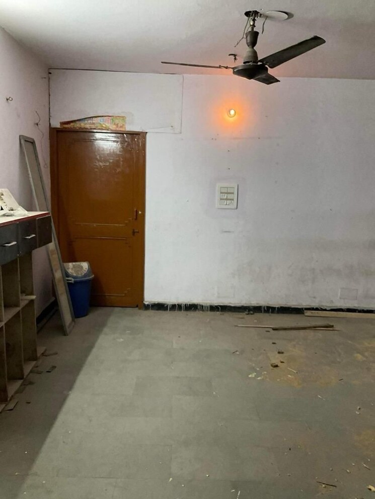 Room, west sagarpur 3 Bedroom 891 Sq.Ft. Independent House In West Sagarpur Delhi 8833201
