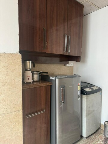 Furnished Amenities in 2 BHK Apartment at Lajpat Nagar ii – for Rent