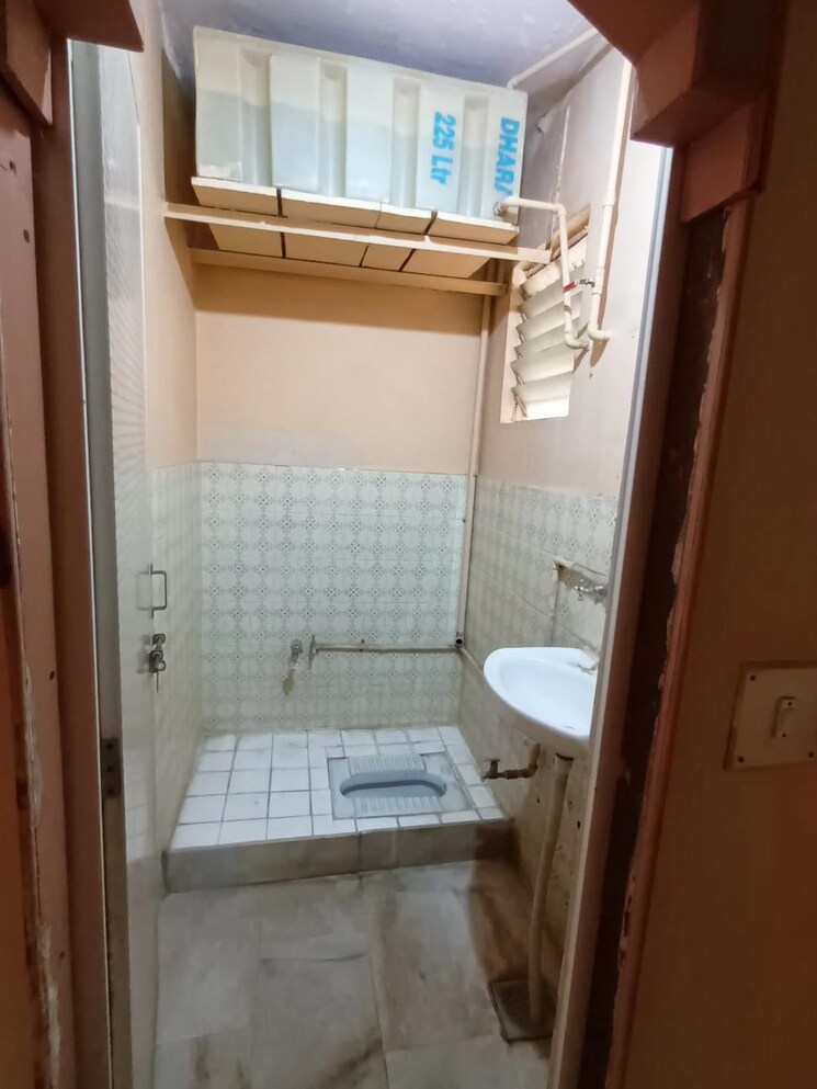 Bathroom, thaltej 2 Bedroom 1200 Sq.Ft. Apartment In Thaltej Ahmedabad 8833221