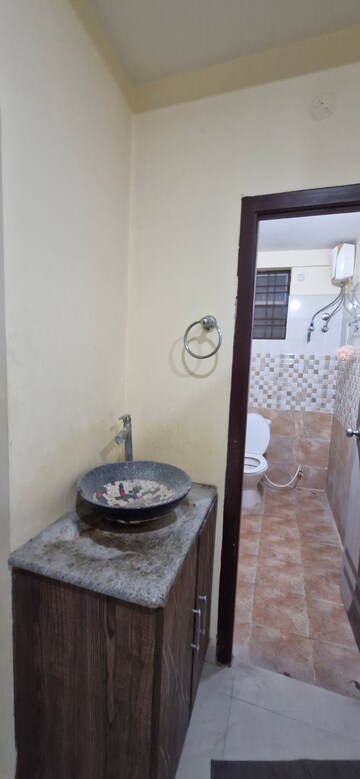 Furnished Amenities in 3 BHK Builder Floor at Kondapur – for Rent