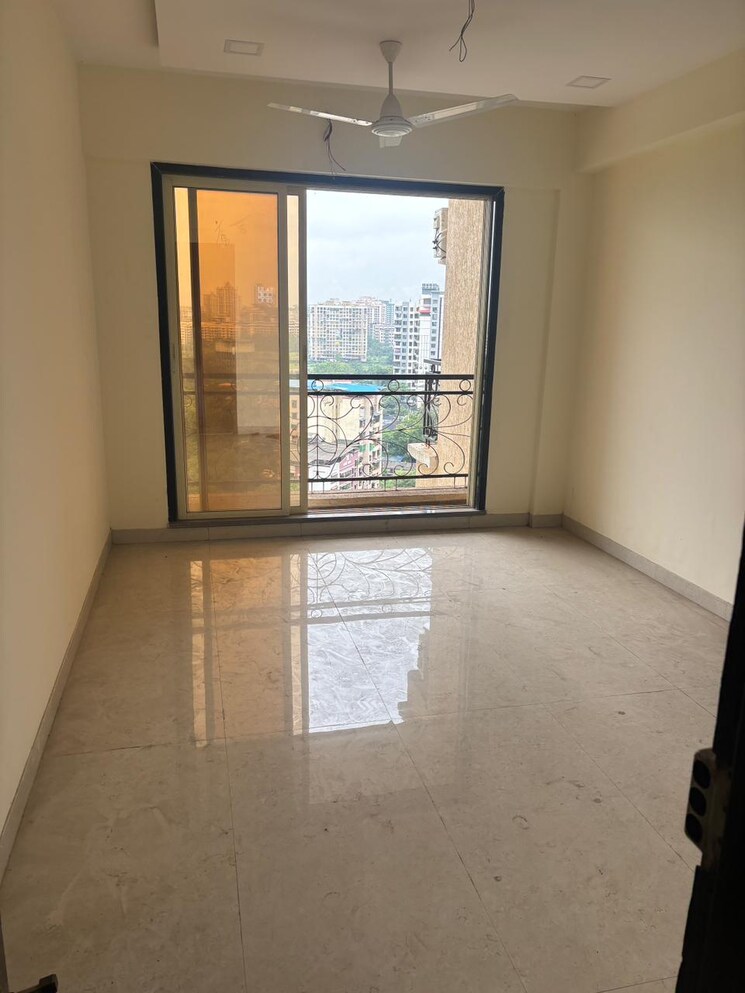 Room, shree-gajanan-maharaj-nagar-chs 2 Bedroom 1000 Sq.Ft. Apartment In Kalyan West Thane 8833366