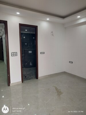 Furnished Amenities in 3 BHK Builder Floor at Mehrauli – for Sale