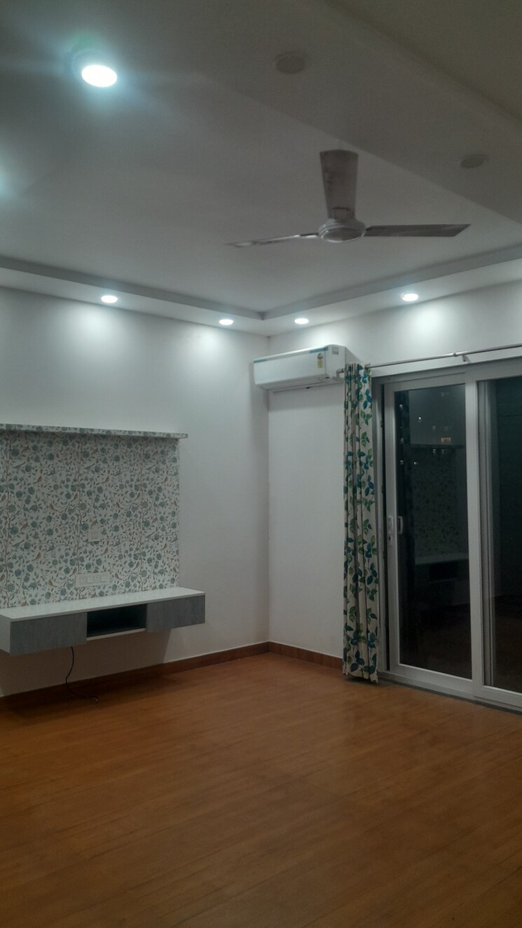 Balcony, ss-southend-floors 3 Bedroom 1800 Sq.Ft. Builder Floor In South City 2 Gurgaon 8833424
