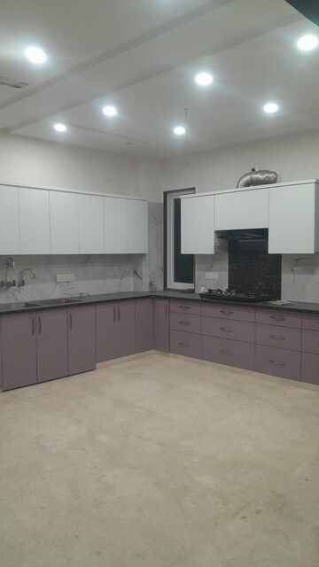 Kitchen in 3 BHK Builder Floor at SS Southend Floors, South City 2 – for Rent