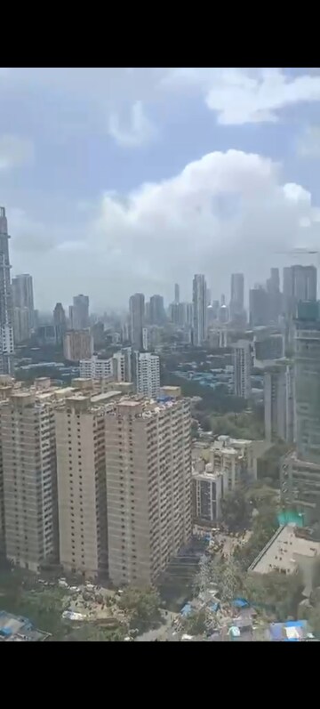 2 BHK Apartment For Rent in Ruparel Ariana, Parel
