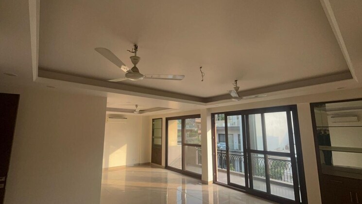 Room, greater kailash ii 5 Bedroom 4000 Sq.Ft. Builder Floor In Greater Kailash ii Delhi 8833431