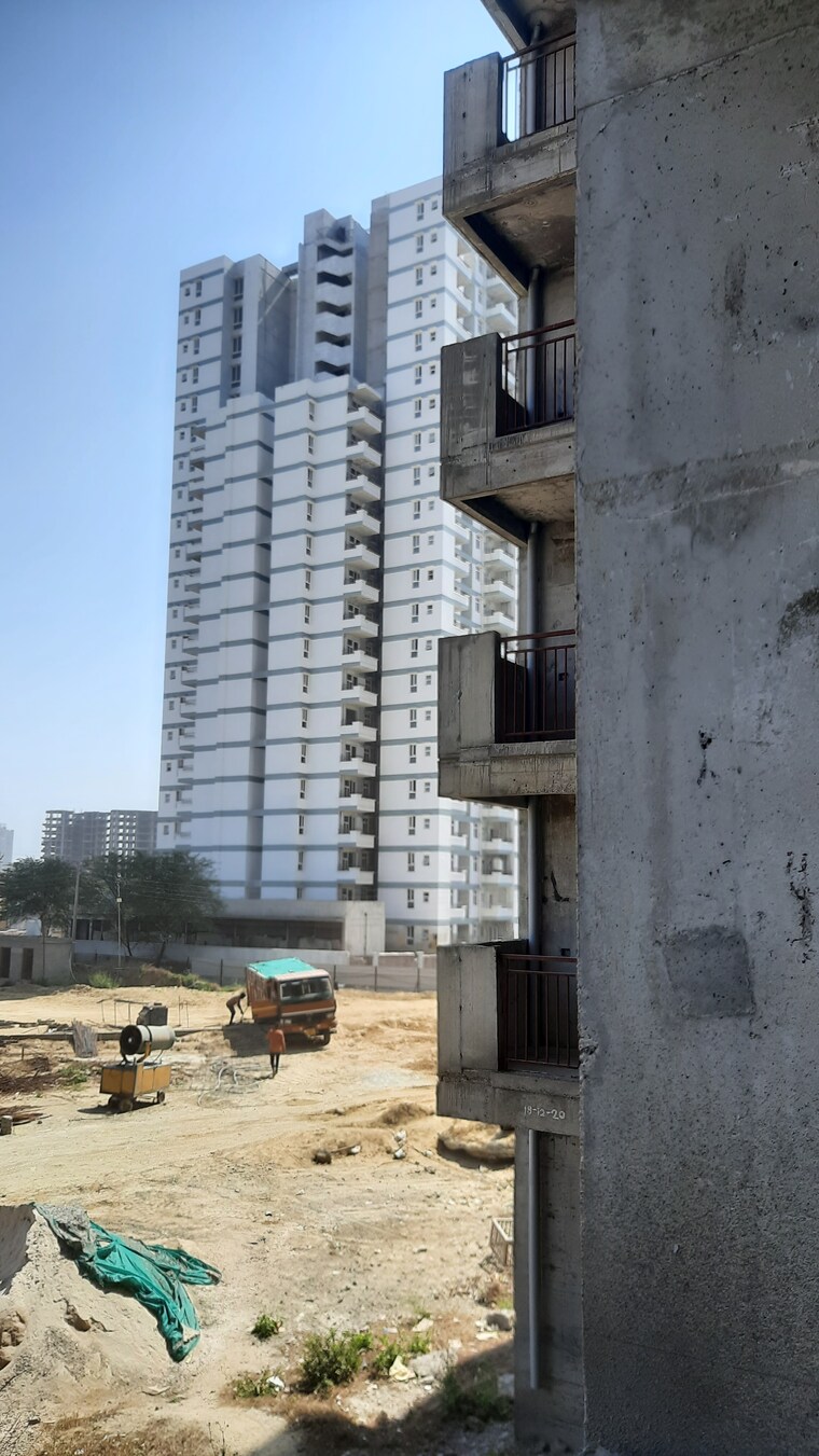 Exterior View, pareena-om-apartments 2 Bedroom 664 Sq.Ft. Apartment In Sector 112 Gurgaon 8833434