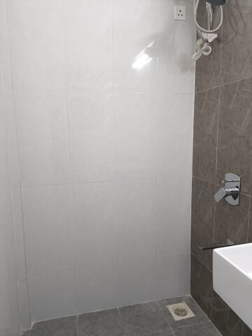 2 BHK Apartment For Rent in Romell Serene, Borivali West