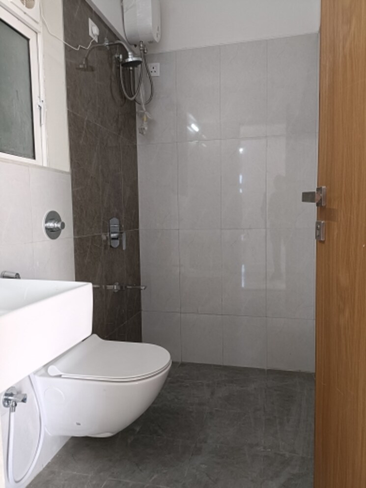 Bathroom, romell-serene 2 Bedroom 680 Sq.Ft. Apartment In Borivali West Mumbai 8833438