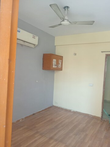 Room in 3 BHK Apartment at BPTP Park Elite Floors, Sector 85 – for Rent