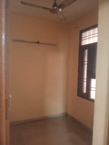 Room in 3 BHK Apartment at BPTP Park Elite Floors, Sector 85 – for Rent